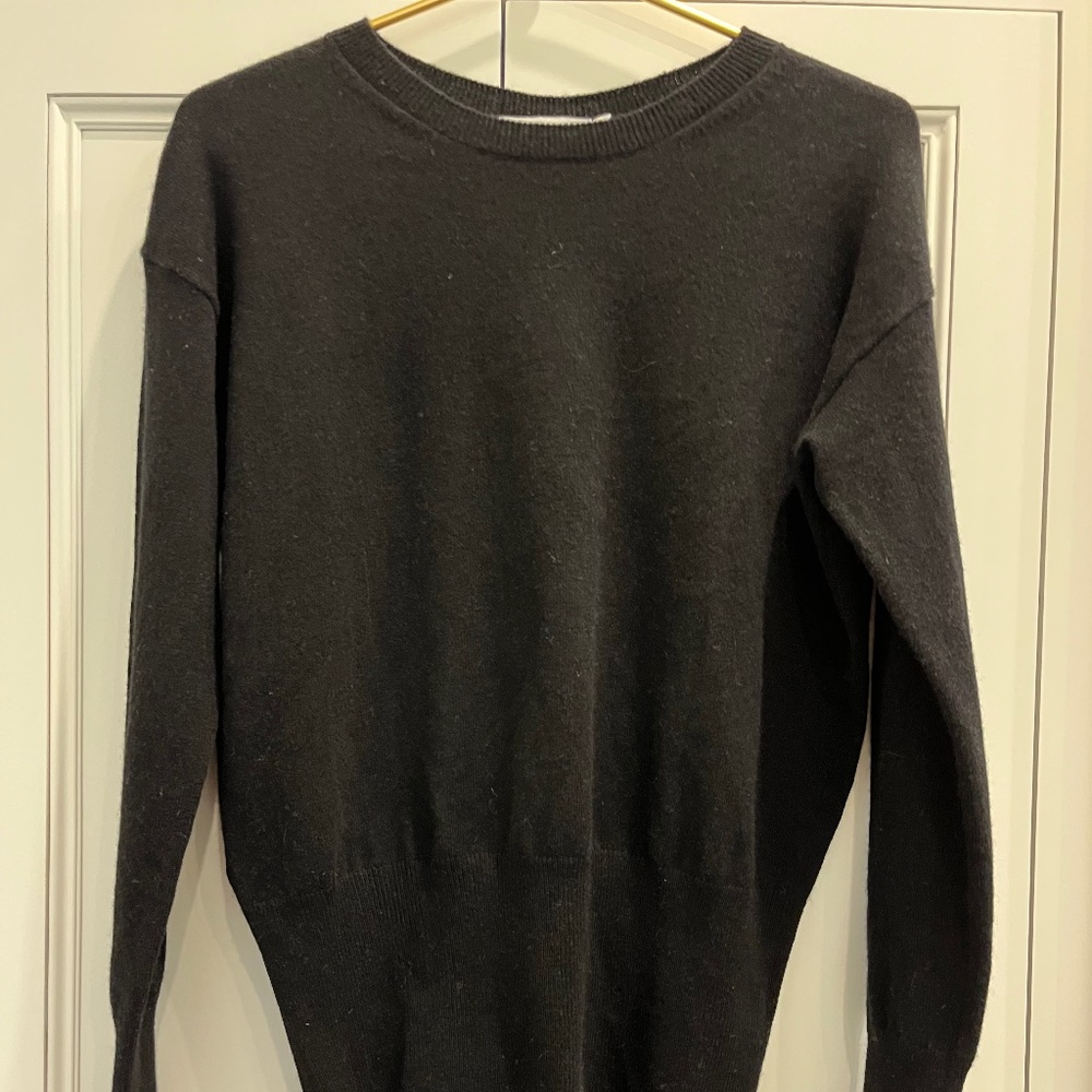 Vince crewneck cut out back detail cashmere sweater